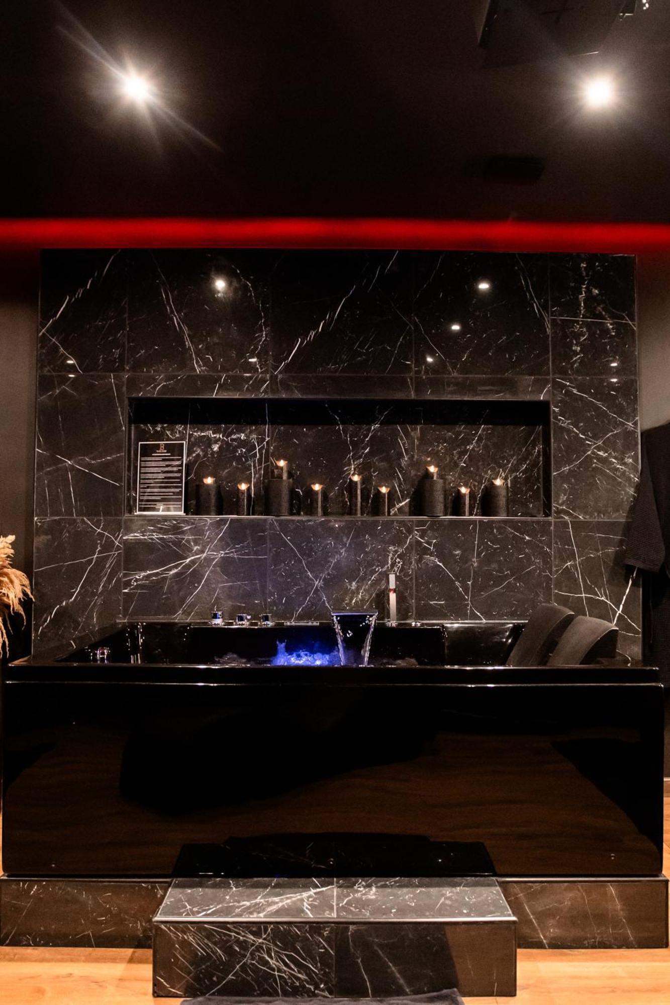 Blackroom Suite De Luxe 50 Nuances De Grey El Havre Exterior foto